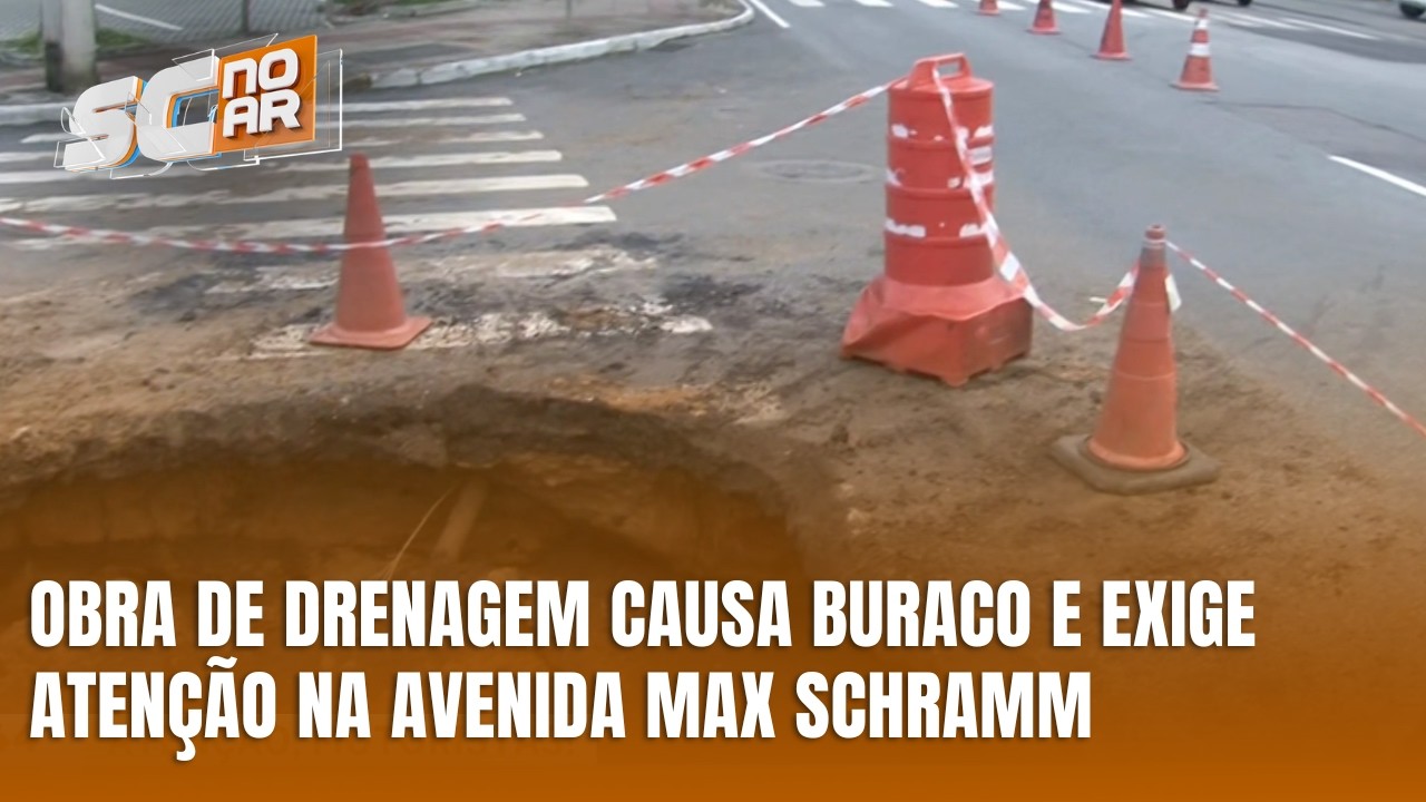Buraco na Avenida Max Schramm exige atenção de motoristas em Florianópolis