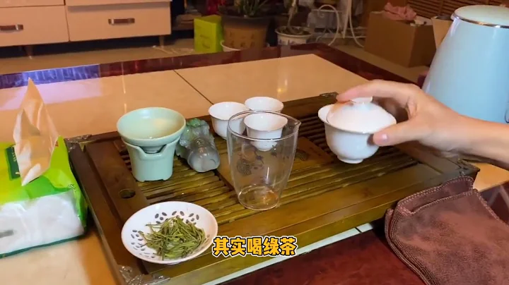 绿茶中口味最淡的就是安吉白茶，谁见过安吉白茶还有龙形安吉白？ #茶叶  #泡茶  #茶具  #绿茶 - 天天要闻