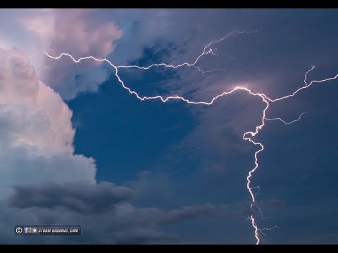 Video: Motocicleta Electrică Lightning Strike De 150 MPH și 150 De Mile începe Precomenzile