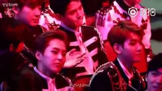 EXO-L birthday singing for SEHUN EXO @ V Chart Awards