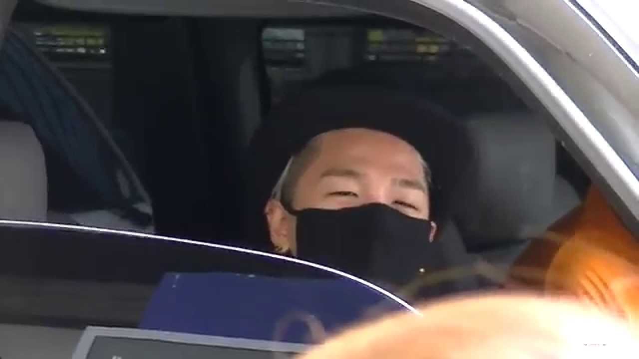 140905 YB태양 입국: 하트뿅손인사