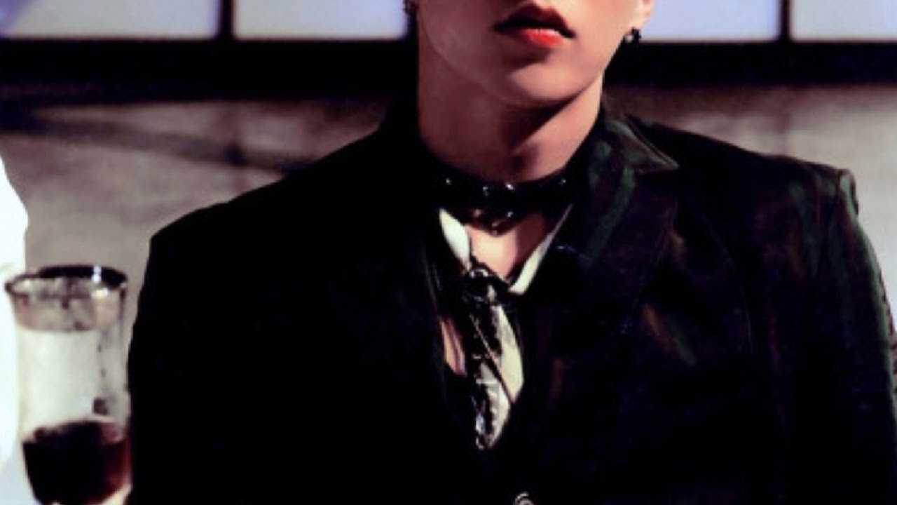 뒤집고 무너트리고 삼켜 그래 널 훔쳐 탐닉해.