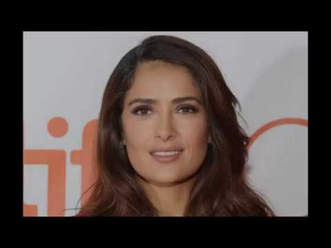 Video: 54-årige Salma Hayek Forklarede Behovet For Et Foto I En Bikini I Sociale Netværk