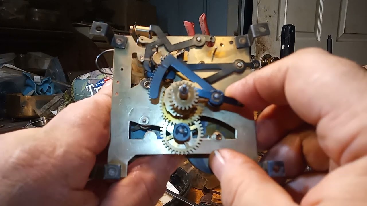 Repairing a J Warmink/WUBA Dutch clock that keeps chiming