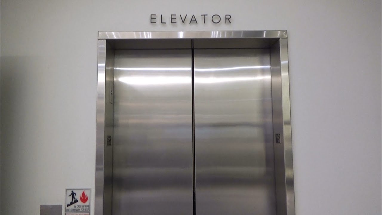 Average OTIS! Hydraulic ElevatorBanana RepublicSan Francisco, CA