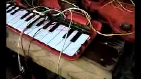 Doctor Moonstien Moog circuit bending competition 2011