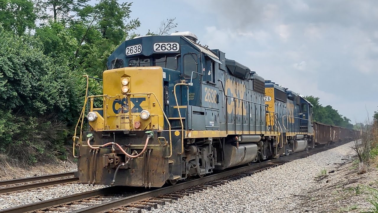 The L&N lives! Ex L&N GP38-2 (original bronze bell) leads C706 | Richmond Kentucky Railfanning