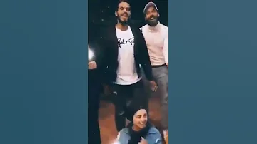 انا عندي الدنيا تزعل و لا تزعل مني يوم 