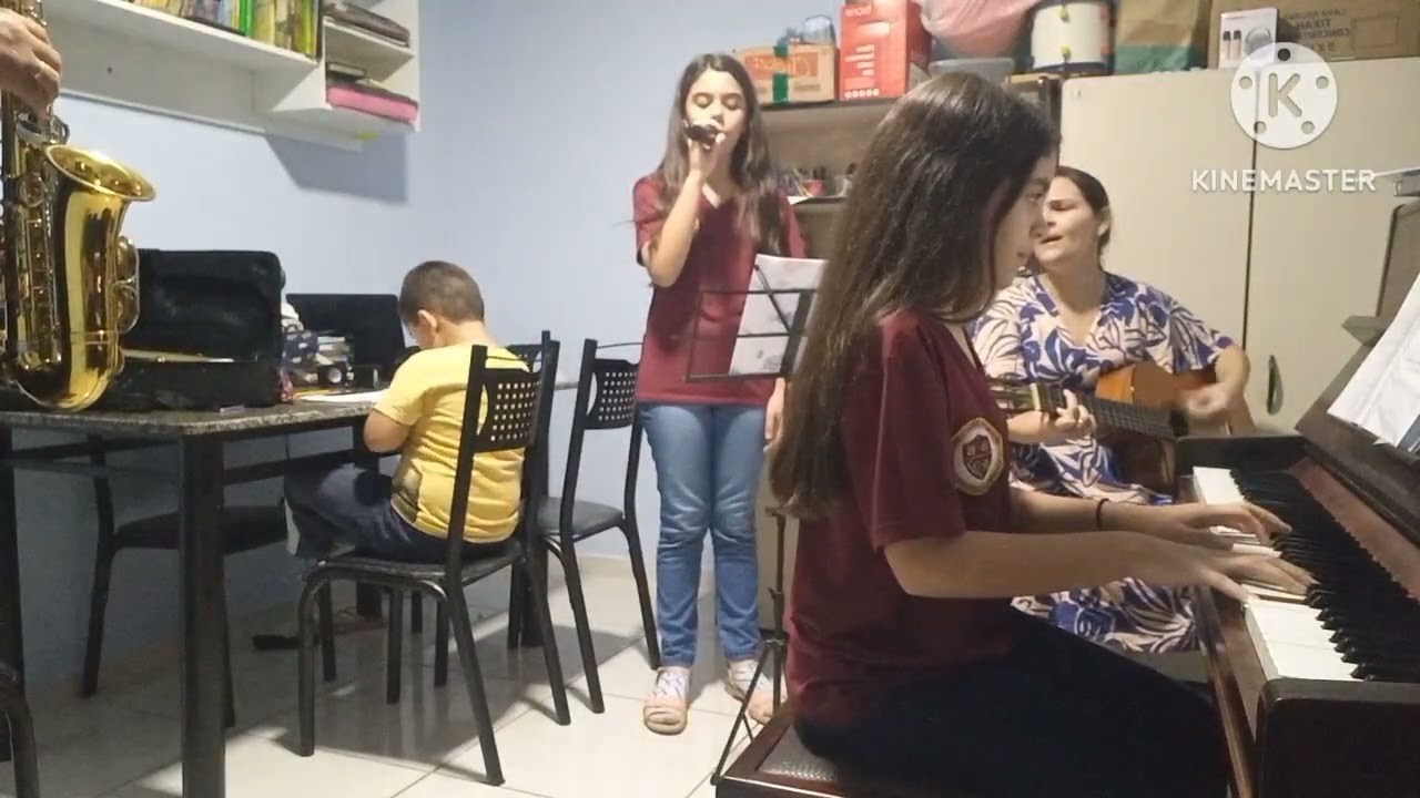 Louvando a Deus com a família Martins hino Há um Lugar//cover🙏🏻🙏🏻🙏🏻🙏🏻🤗