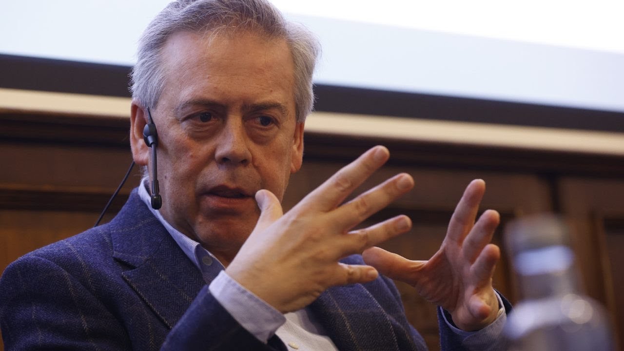 Entrevista con el consejero de Sanidad de Galicia, Antonio Gómez Camaaño
