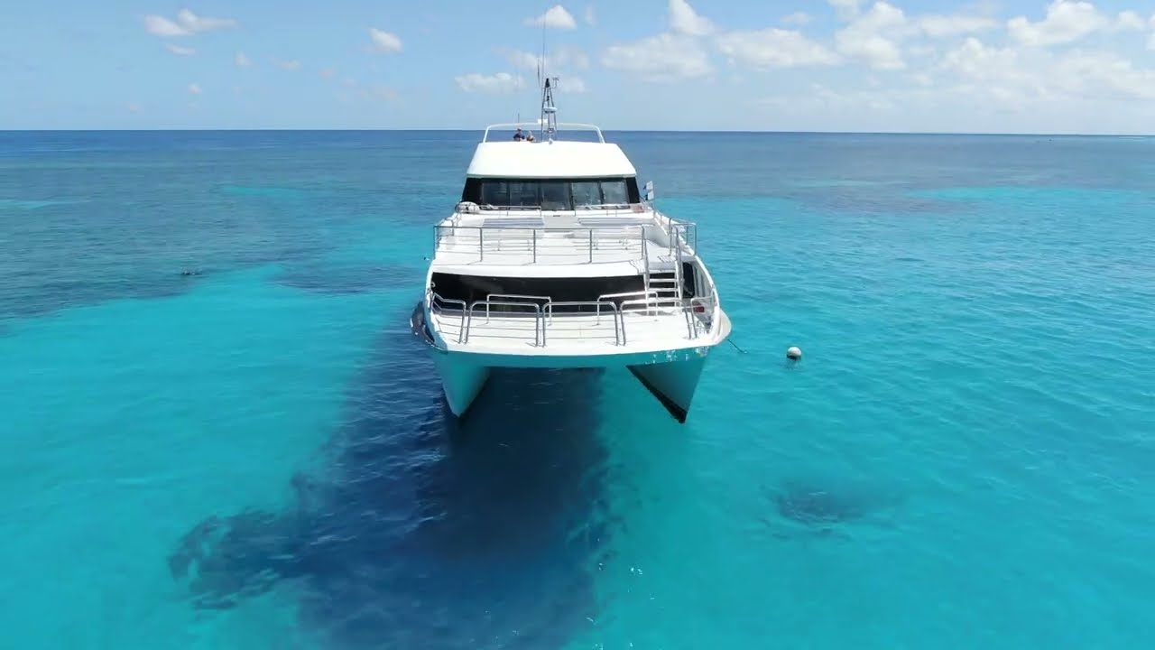 Great Barrier Reef drone (4K)