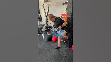 Single Leg Fold And Punch Aquabag Ft Maddie Sturt - Pro-Form Physiotherapy