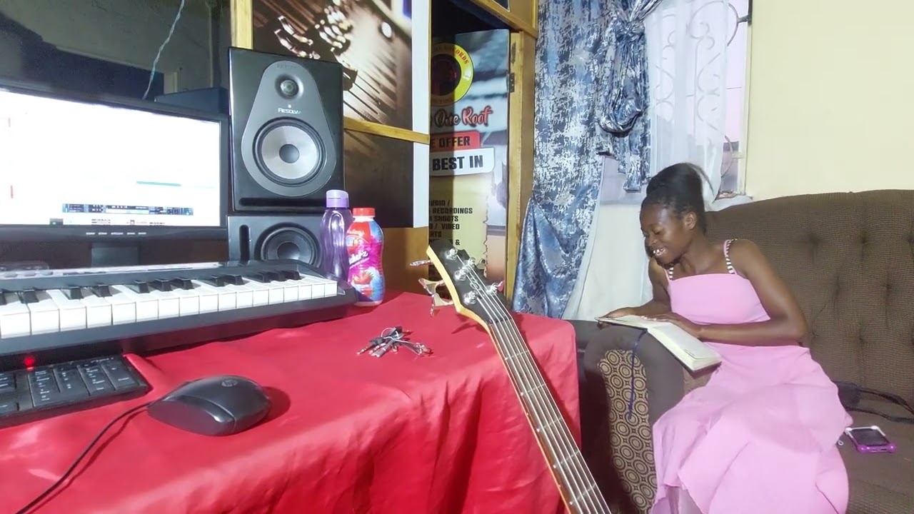 What Happens in the Studio kkkkkk no Funny Lyrics🤣🤣🤣🤣🤣 - YouTube