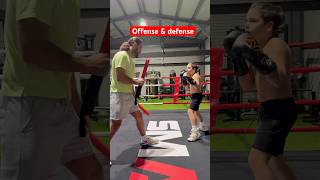 Boxing defence drills - force the fighter to keep one hand up to guard himself #boxingdrills#boxing