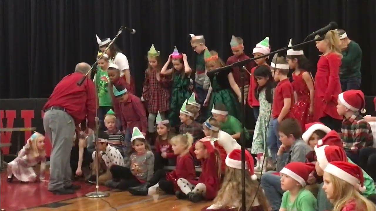 Sublimity Elementary Winter Concert 2022 6 First Grade Taking a Bow