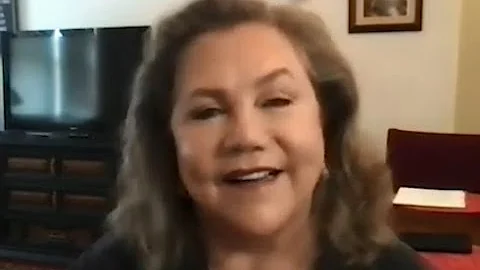 Kathleen Turner ('The Kominsky Method') on her 'gr...