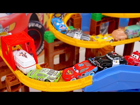 Tomica Cars ☆ Cars mini cars racing on Tomica roads and escalator courses♪