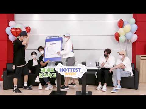 [2PM] 글씨가 안 보일 땐 장우영처럼 (읽으면 더 안 보이겠지만)