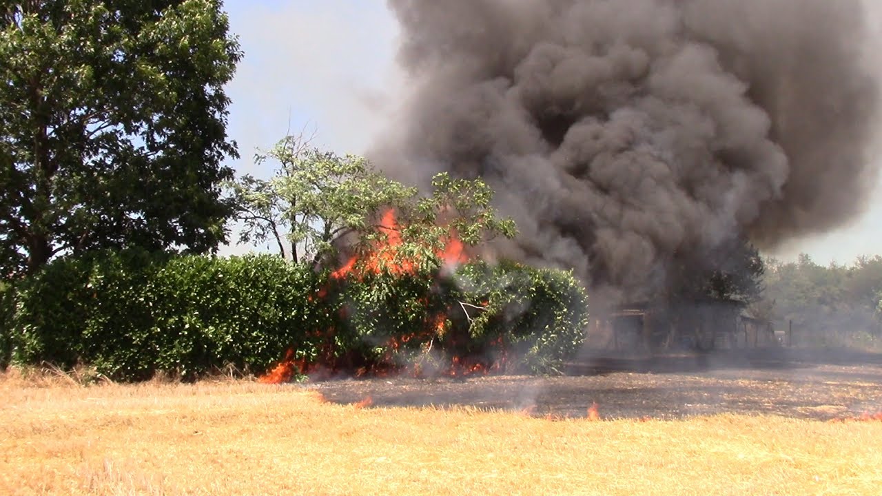 MAXI INCENDIO CAMPO ARRIVO APS+ABP+AIB VVF INVERUNO+APS VVF RHO+APS VVF LEGNANO+PC IN SIRENA