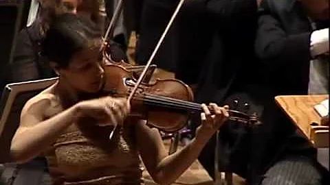 Natasha KORSAKOVA plays Shostakovich Violin concer...