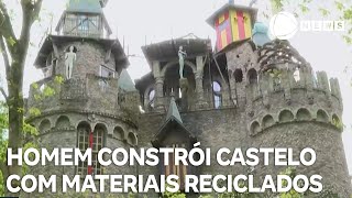 Homem constrói castelo em jardim com materiais reciclados