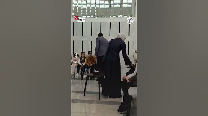 بصحبة زوجته.. الرئيس أحمد الشرع يلتقي أبناء الشهداء في قصر الشعب بدمشق