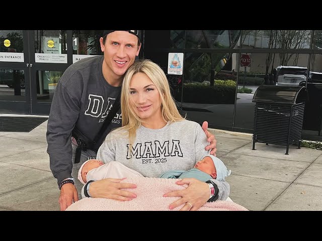 Brooke Hogan Welcomes SURPRISE Twins! - YouTube
