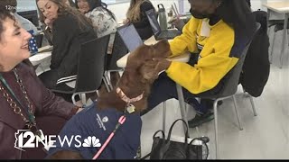 Nursing program using therapy dog in hopes of easing student stress
