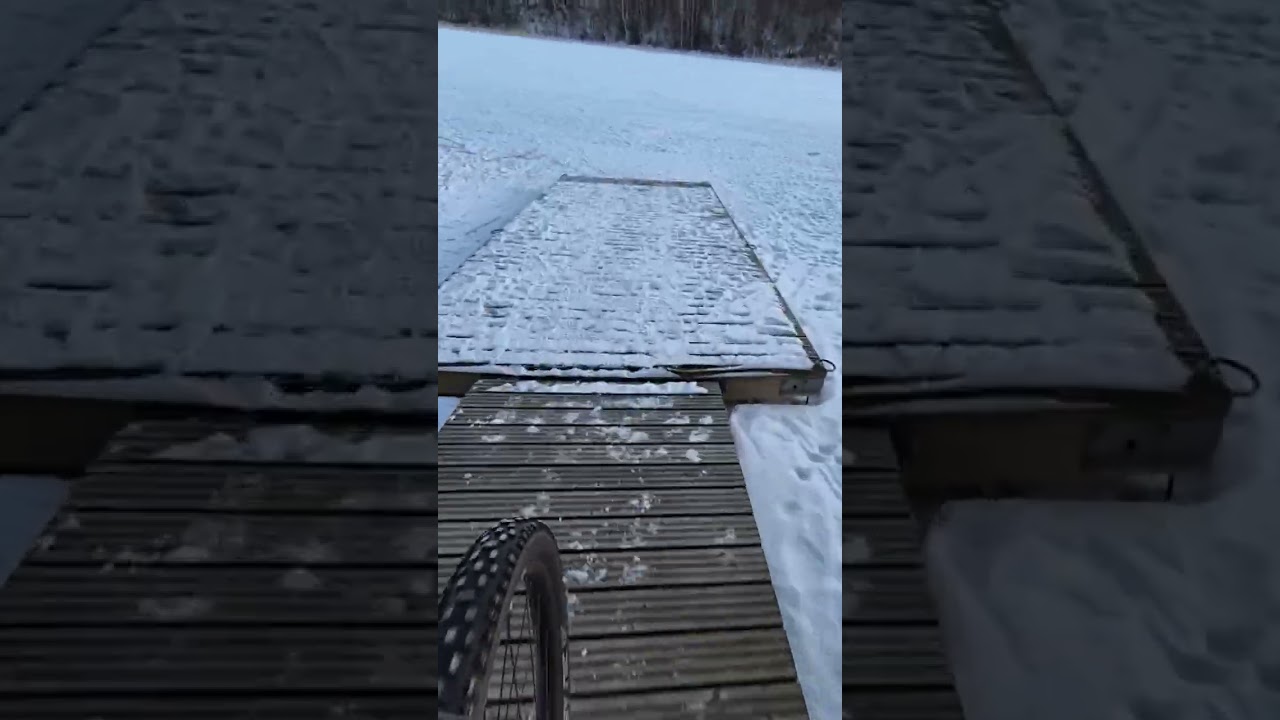 Ice-e-biking (@Archipelago)