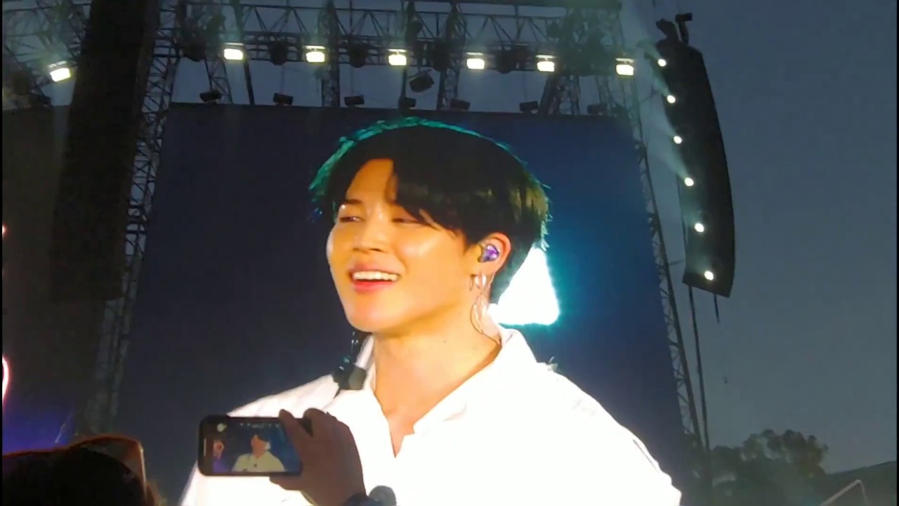 BTS Concert LY:SY World Tour 5.4.19 (Day 1 - 2/4) | V#5