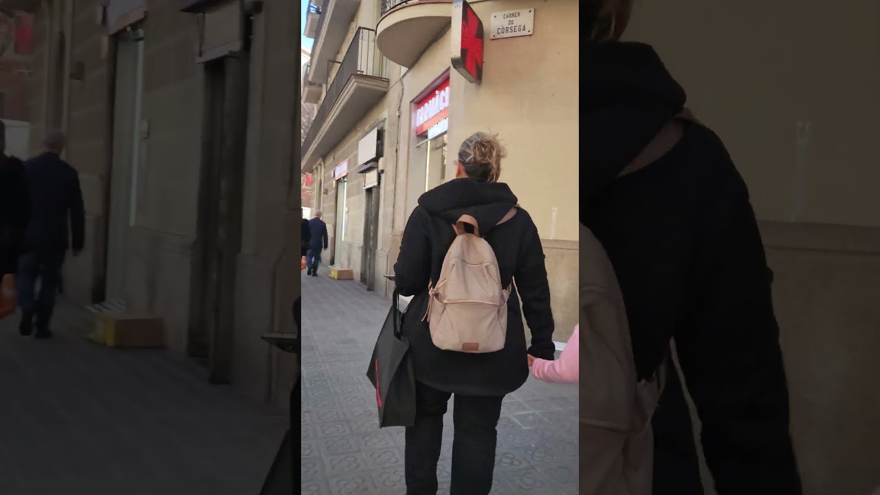 Современное рабство, причём добровольное 😁 