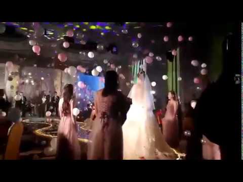 4A  Ground explode flying color balloons
