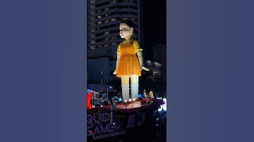 Вот это реклама в центре Бангкока 😳 А вы смотрели «Игра в Кальмара» ? #бангкок#игравкальмара#шок