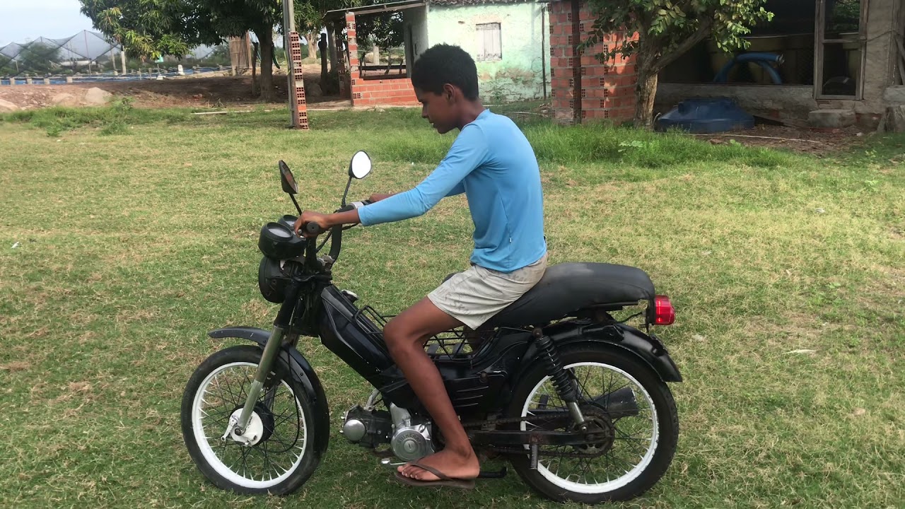 O Kauã aprendendo a andar de moto shineray primeiro dia dele na pilota