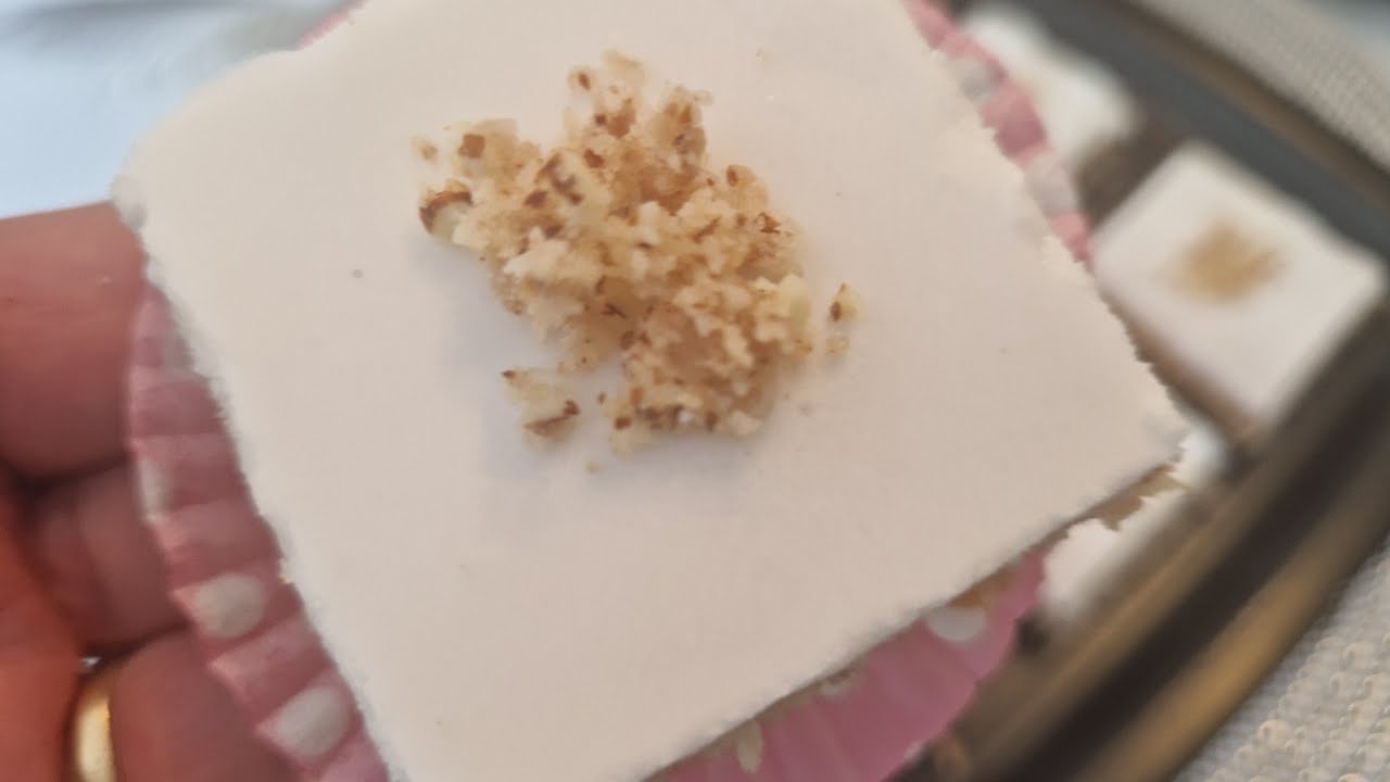 حلوى معلكة وطرية وتقطع كمية كبيرة  والبنة خيال