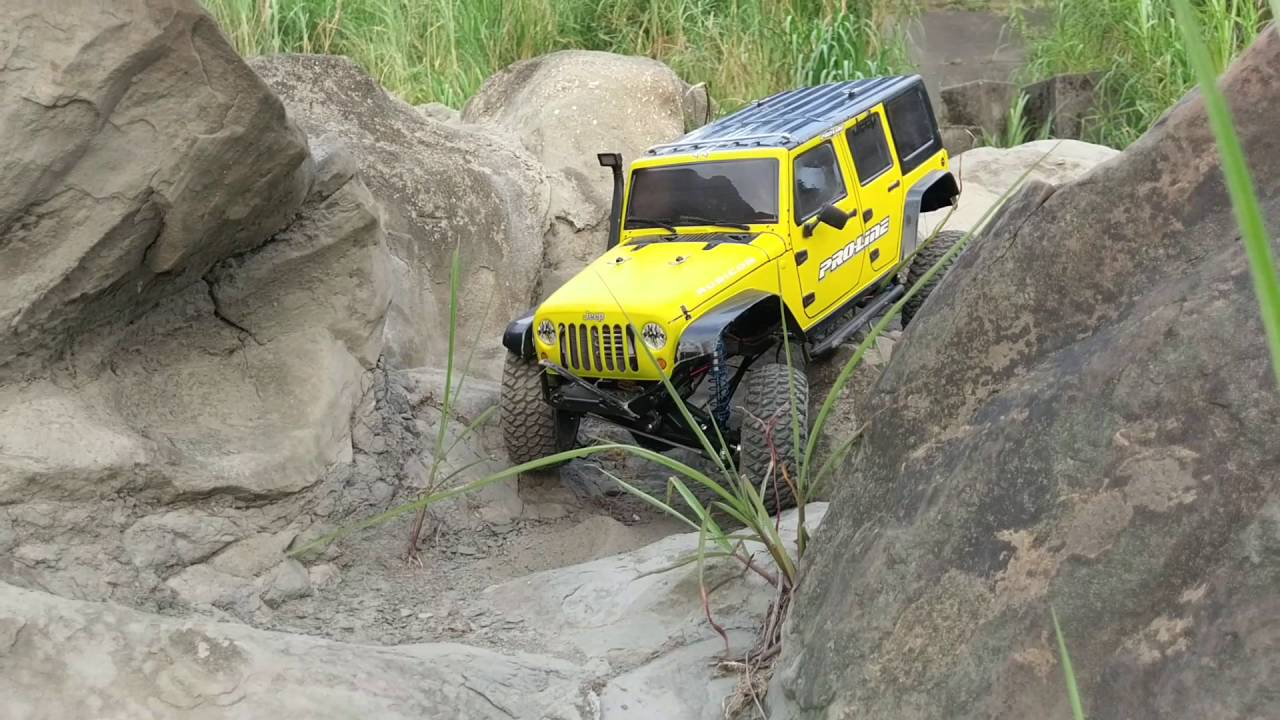 Axial SCX10 VS SCX10 II (90046)_160623 Taiwan 大溪 YouTube