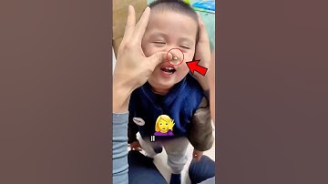 quelque chose était coincé dans son nez mais son père était là pour tout réparer 😯