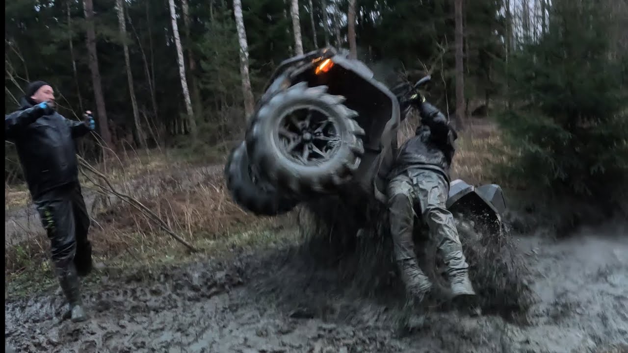 Отчаянные ребята из проката Адреналин Хаус топят квадроциклы. 