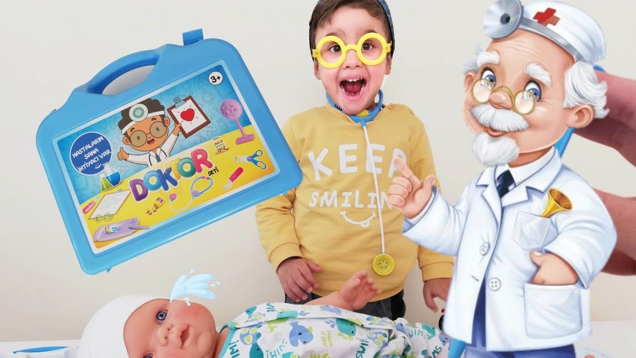 Minik Bebek Hasta Olmuş Doktor Yiğit Tedavi Ediyor