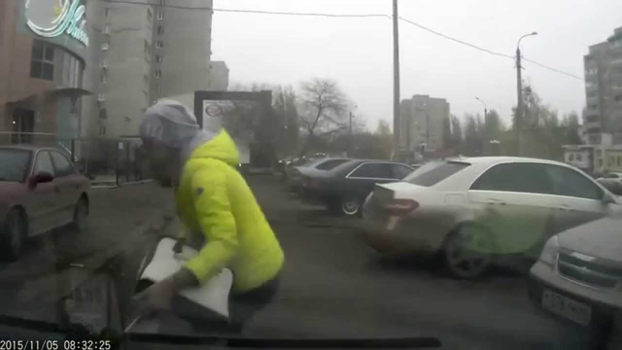 Помогла кончить в машине