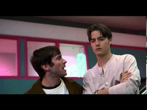 Mallrats - Escalator Scene