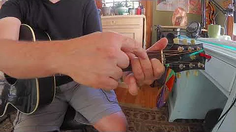 Em7, Em, E and E7 Chords. Beginning Chord Yoga with Guitar Yoda