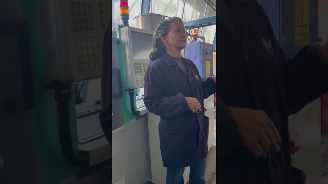 Video de Perifericos de una Inyectora para el Proceso de Moldeo