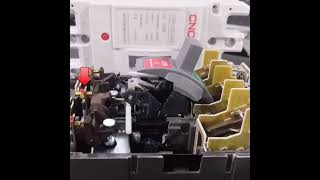 how mccb molded case circuit breaker work?