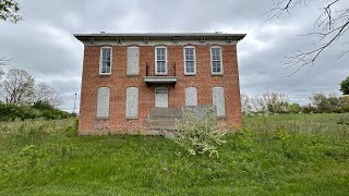 Exploring a 150 Year Old Abandoned Farmhouse