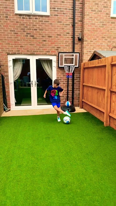 Amazing skills 6 years old and 10 years d skills 🔥🔥⚽️⚽️🇧🇷🇧🇷