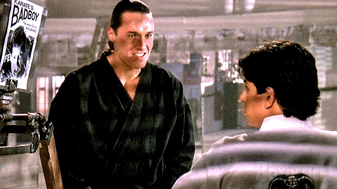 Daniel aprende a romper narices | El Karate Kid, parte 3 | Clip en Español