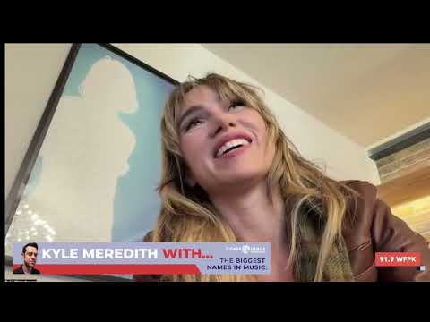Suki Waterhouse: “I Wasn’t Her Anymore”