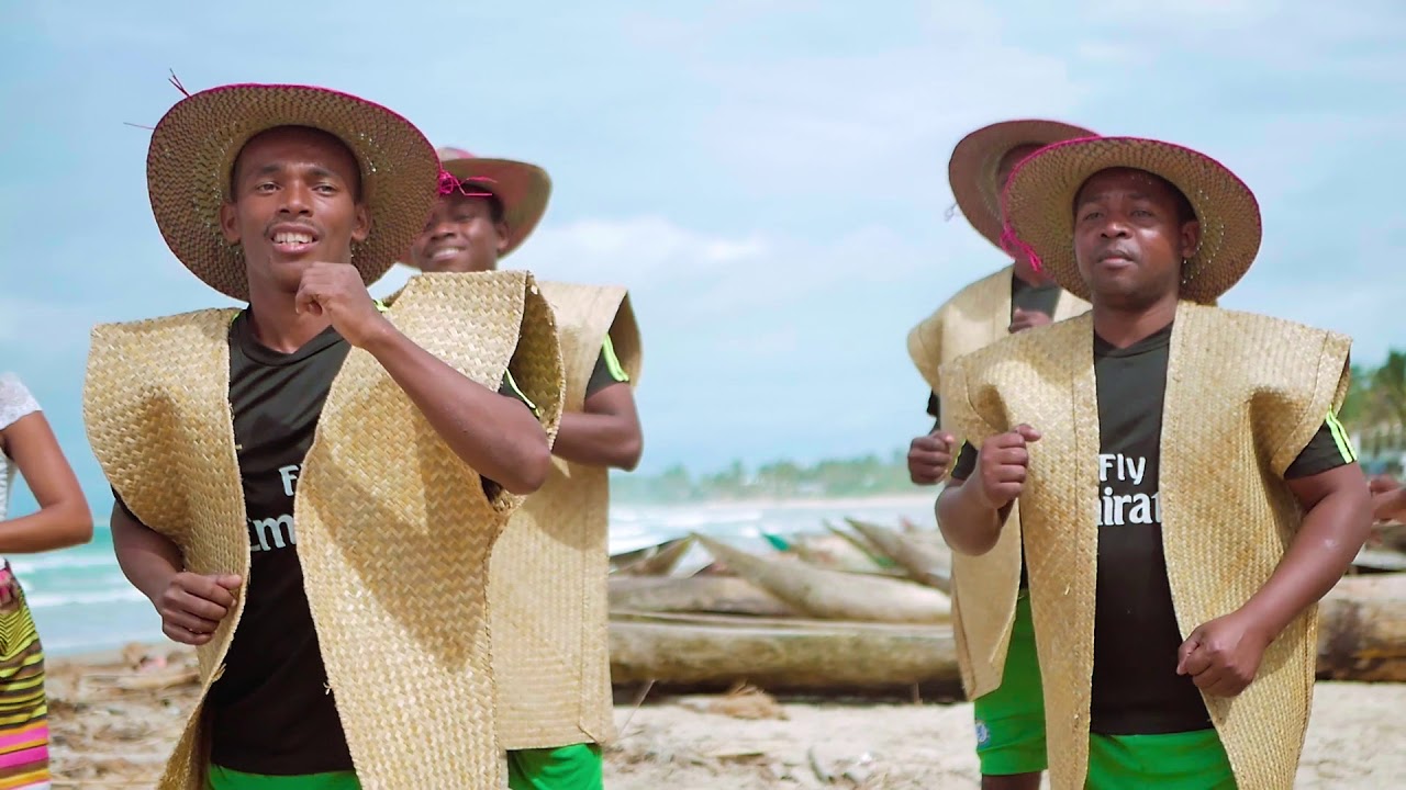 AKON'NY SALEMA : Mibebaha anao