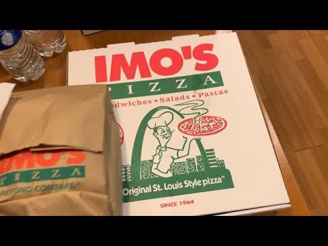 Trying St.Louis Pizza & Toasted Ravioli for the First Time